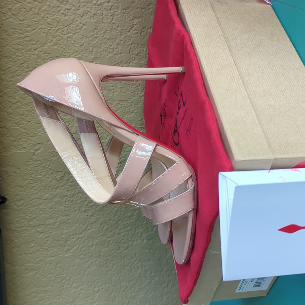 World Copine sandal heels